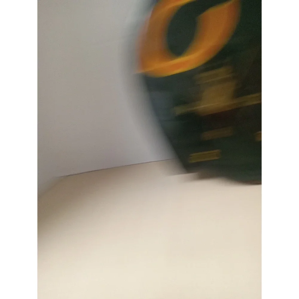 Vintage Chicago Bears Helmet Shaped Clock.‎ Battery Operated.